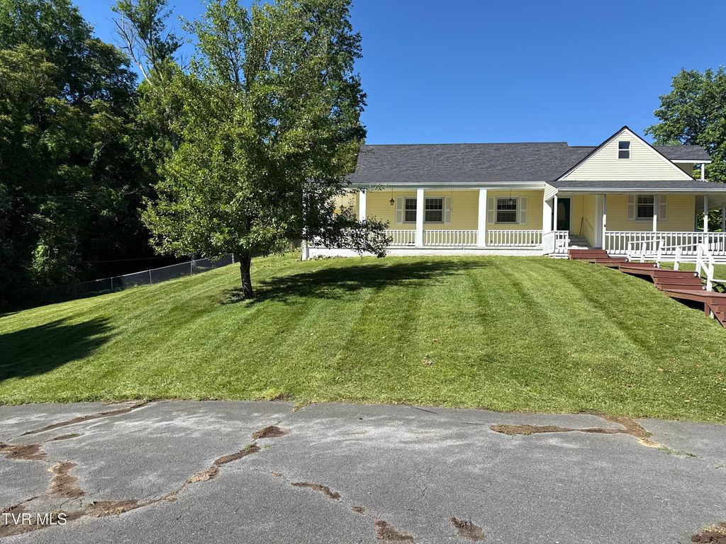 Photo of 1104 Lebanon Road, Kingsport, TN 37663 (MLS # 9995381)