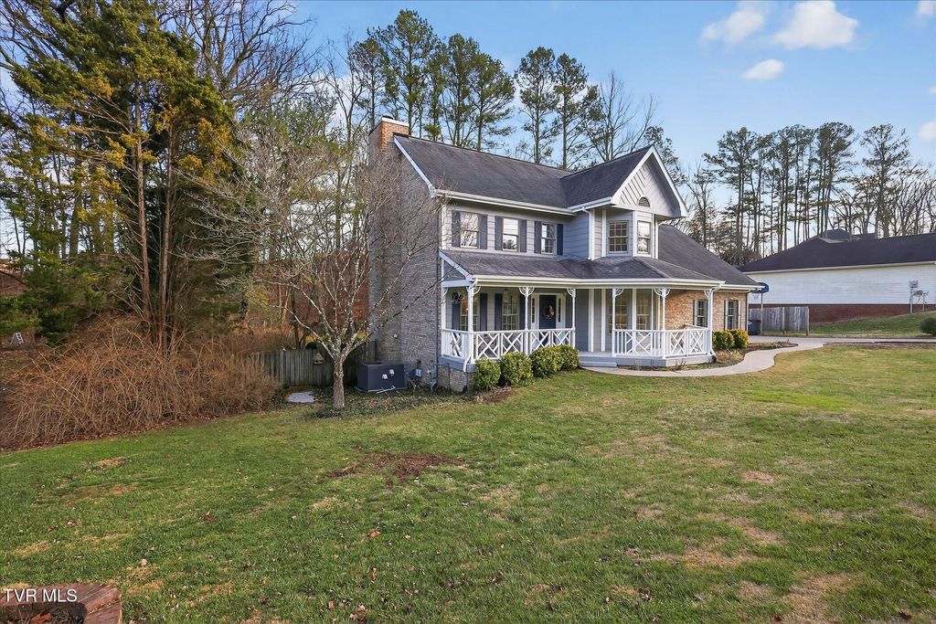 Photo of 425 Rosewood Lane, Kingsport, TN 37664 (MLS # 9989731)