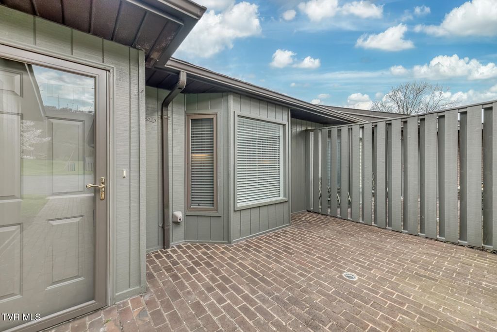 Photo of 600 Fleetwood Drive #Apt 404, Kingsport, TN 37660 (MLS # 9993200)