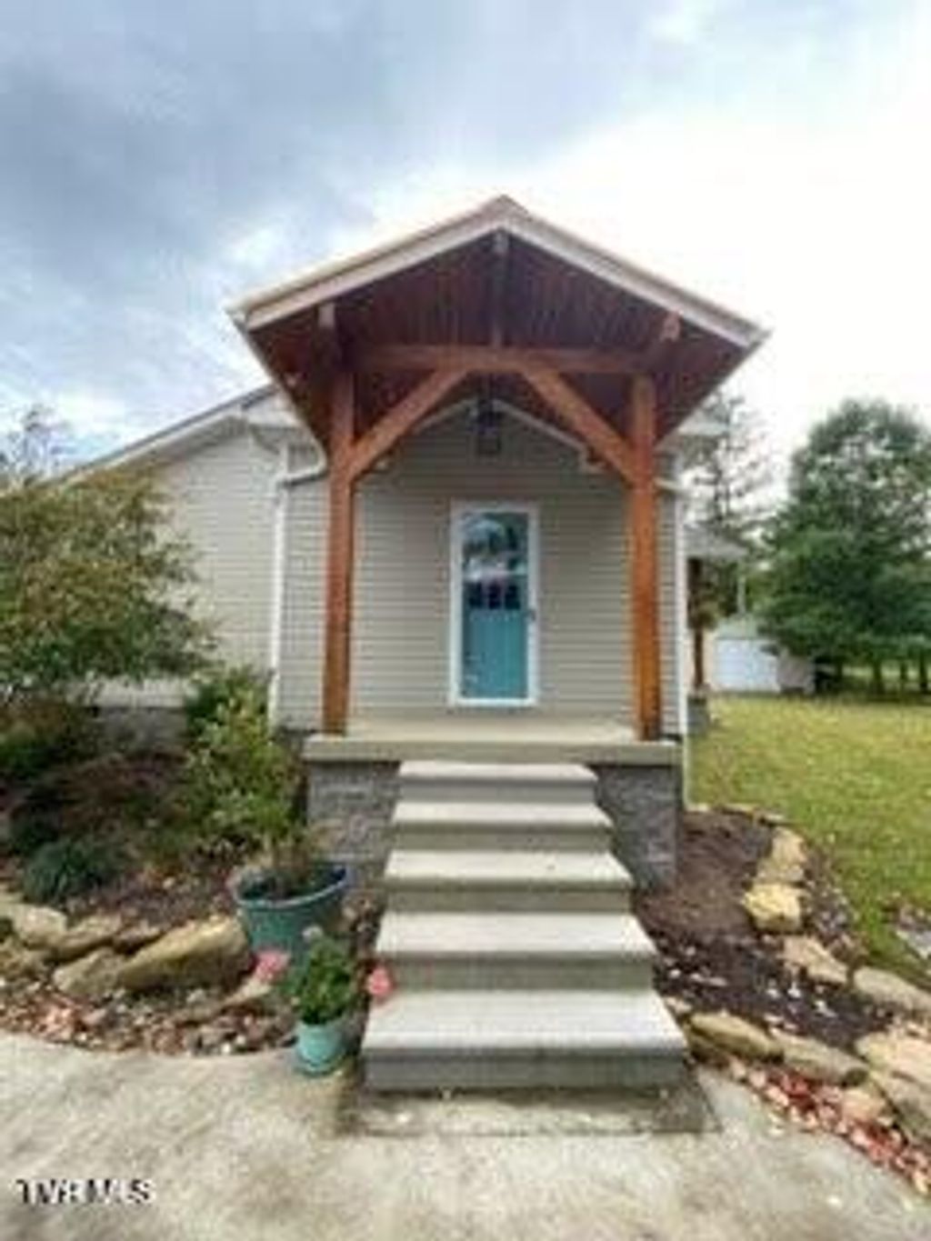 Photo of 325 Woodland Court, Wise, VA 24293 (MLS # 9992424)