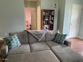 325 Southeast Woodland Court