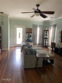 325 Southeast Woodland Court