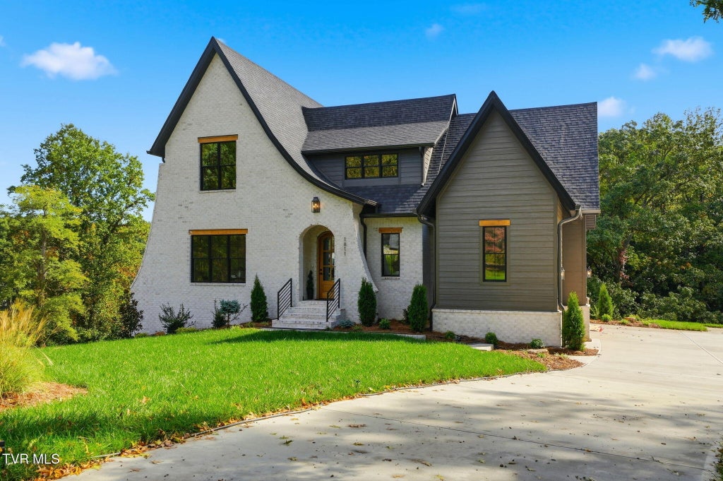 Photo of 1811 Millbrook Drive, Johnson City, TN 37604 (MLS # 10001537)