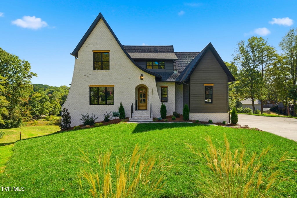 Photo of 1811 Millbrook Drive, Johnson City, TN 37604 (MLS # 10001537)