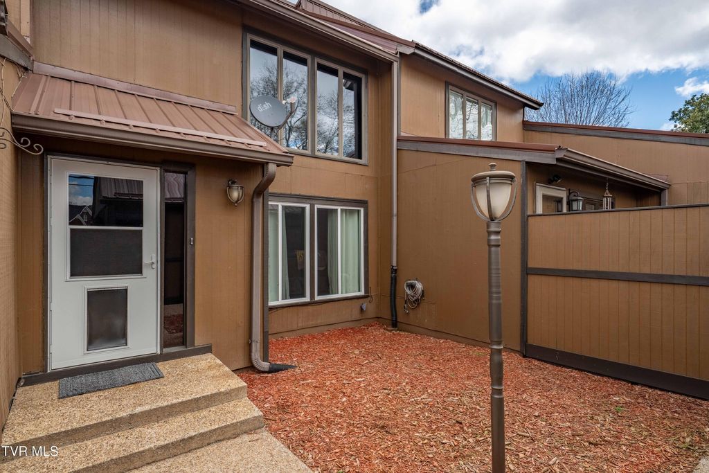 Photo of 548 Fleetwood Drive #D, Kingsport, TN 37660 (MLS # 9992778)