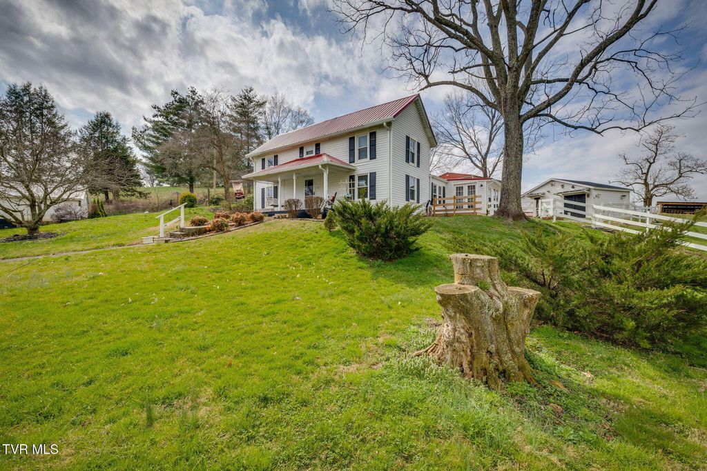 Photo of 1005 Old Snapps Ferry Road, Chuckey, TN 37641 (MLS # 9992312)