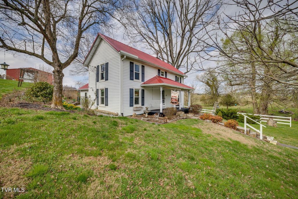 Photo of 1005 Old Snapps Ferry Road, Chuckey, TN 37641 (MLS # 9992312)
