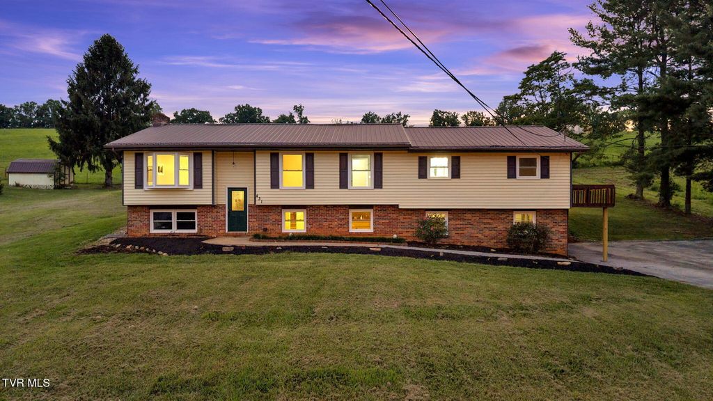 Photo of 431 Valley Drive, Kingsport, TN 37664 (MLS # 9986139)