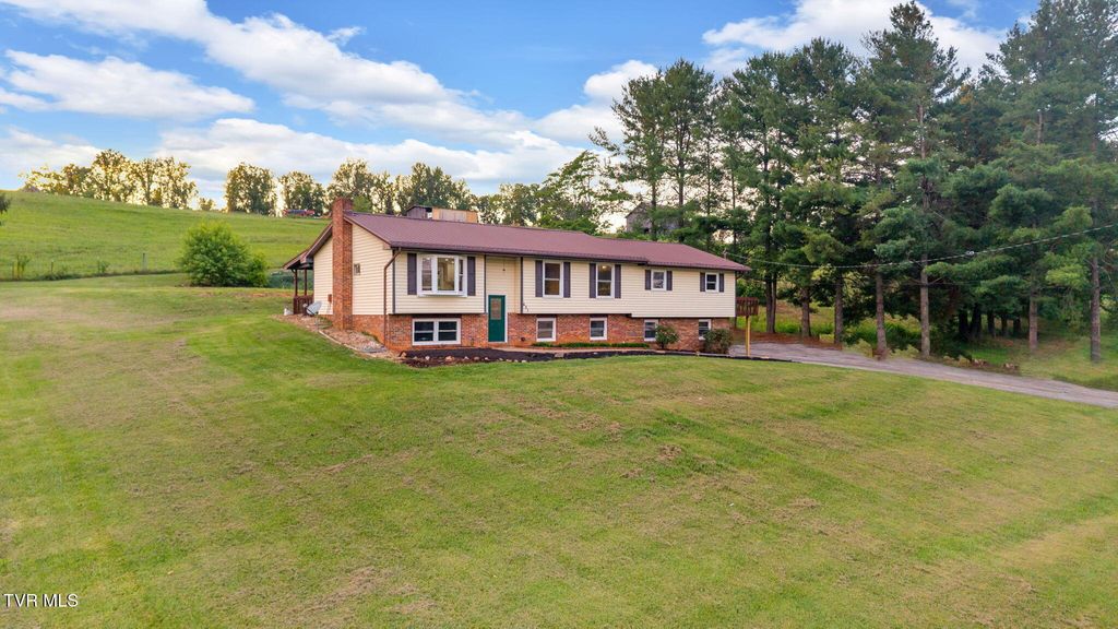 Photo of 431 Valley Drive, Kingsport, TN 37664 (MLS # 9986139)