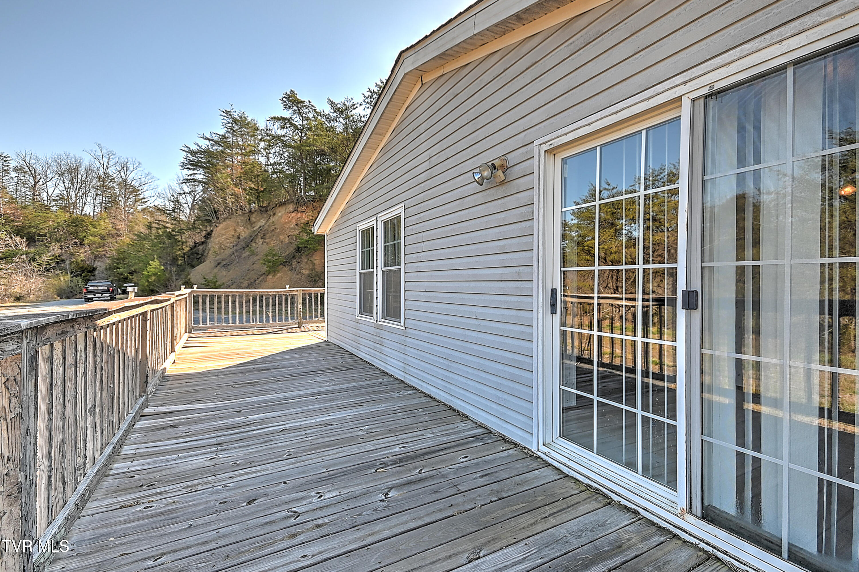 1391-1397 Highway 19e, Bluff City, Tennessee image 25