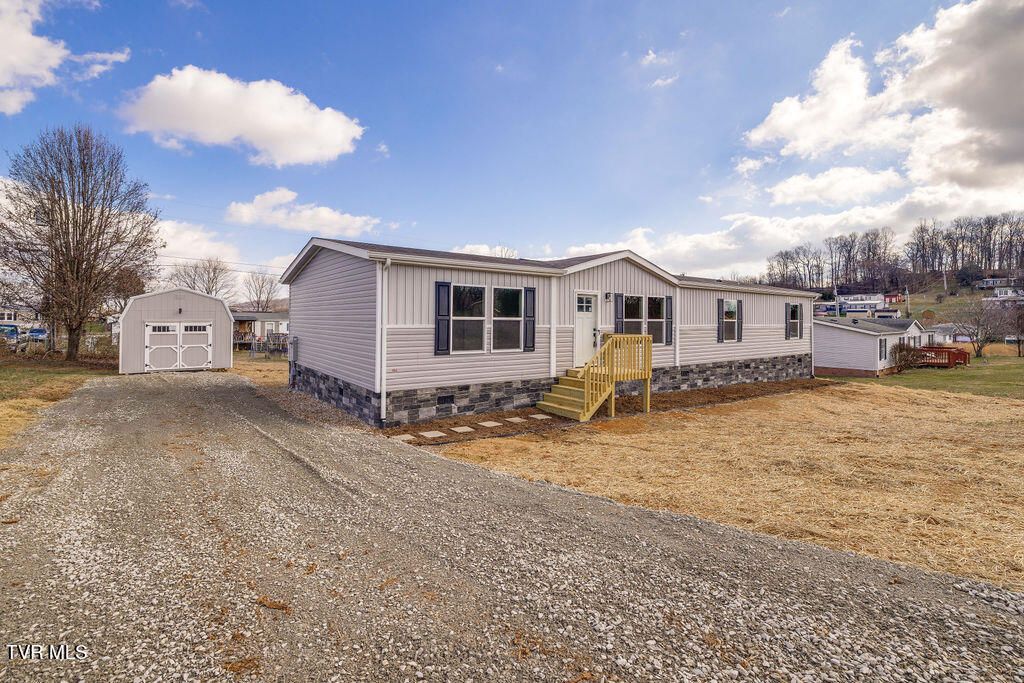 Photo of 319 Lories Lane, Piney Flats, TN 37686 (MLS # 9990502)