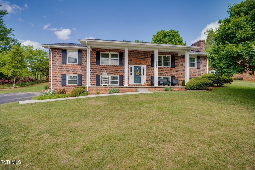 Photo of 5106 Springview Street, Kingsport, TN 37664 (MLS # 9994750)