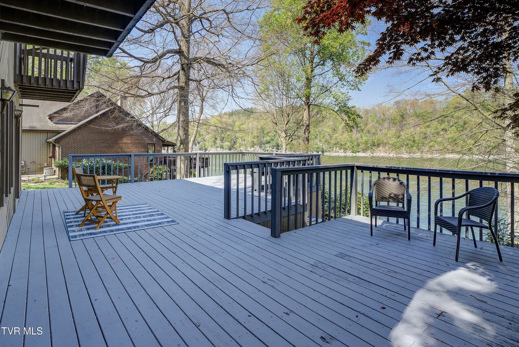 Photo of 760 Lake Point Drive, Piney Flats, TN 37686 (MLS # 9994348)