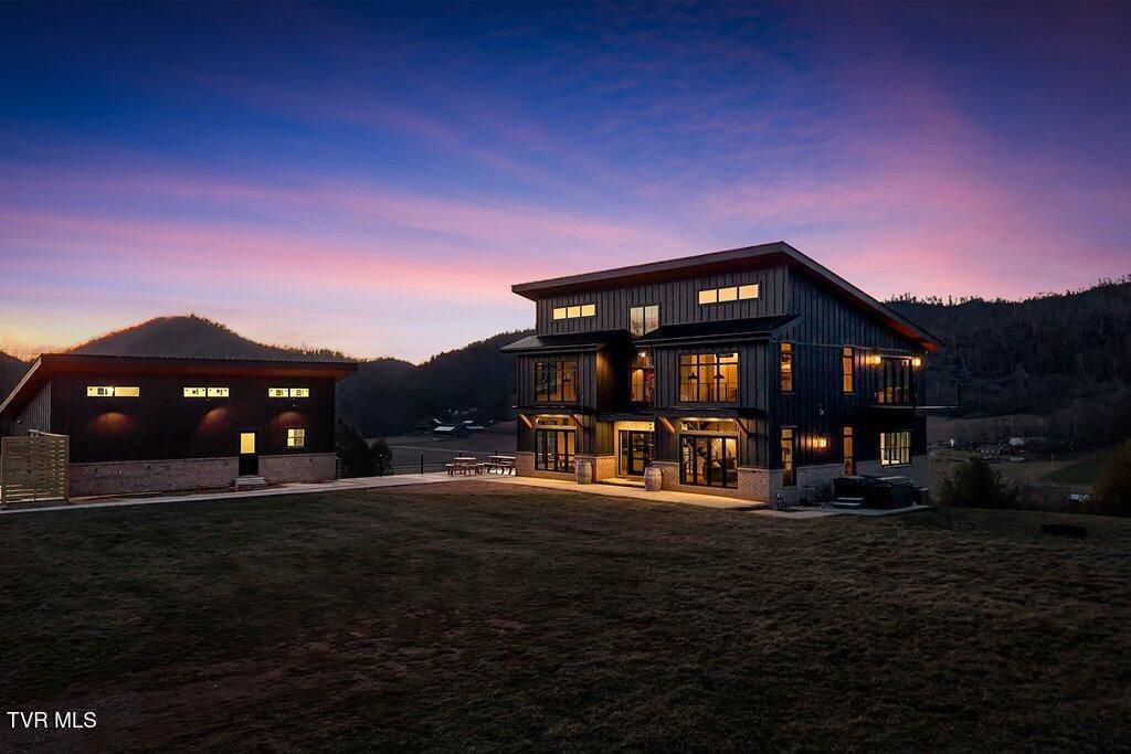 Photo of 817 Neva View Lane, Mountain City, TN 37683 (MLS # 9991034)