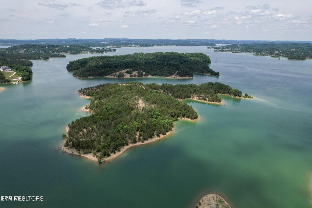 Photo of 0 Douglas Lake Is, Sevierville, TN 37876 (MLS # 9998601)