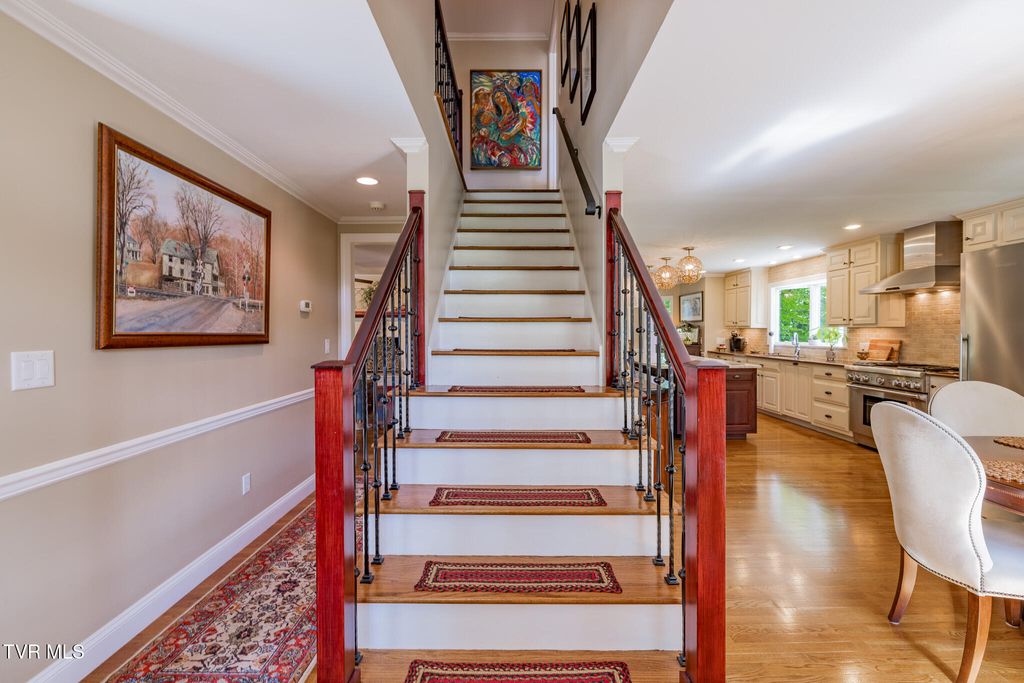 Photo of 233 Patrick Henry Circle, Kingsport, TN 37663 (MLS # 9994986)
