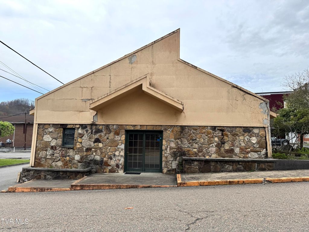 Photo of 132 Mcclure Avenue, Clintwood, VA 24228 (MLS # 9978266)