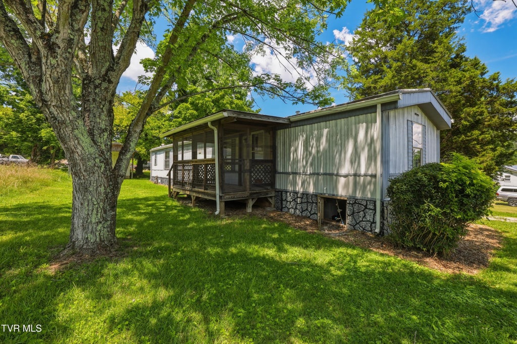Photo of 319 Mcfarland Drive, Kingsport, TN 37664 (MLS # 9998346)