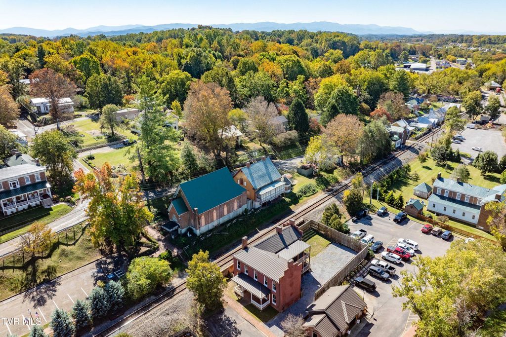 Photo of 120 Cherokee Street, Jonesborough, TN 37659 (MLS # 9987250)