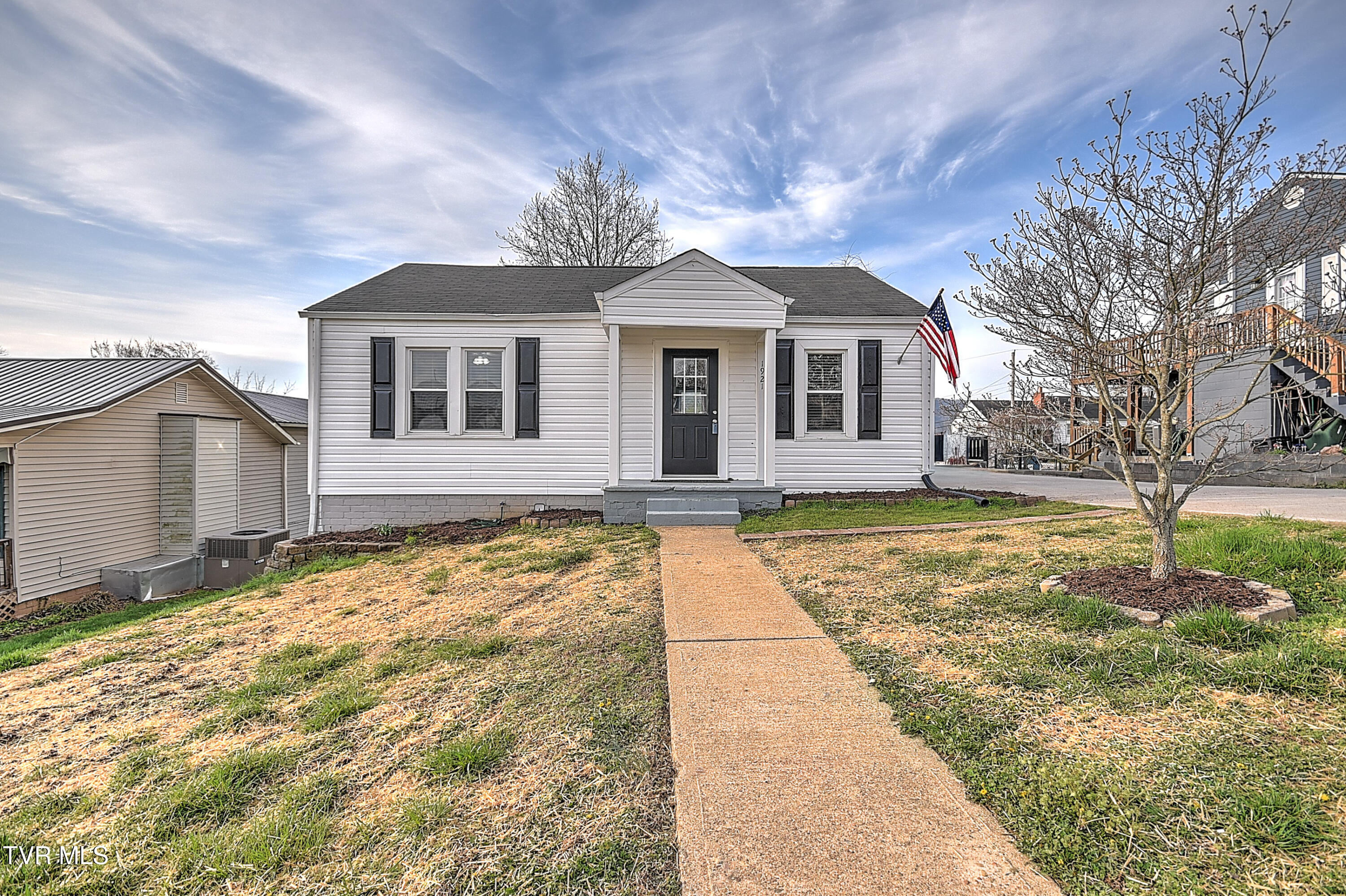 1921 Woodbine Street