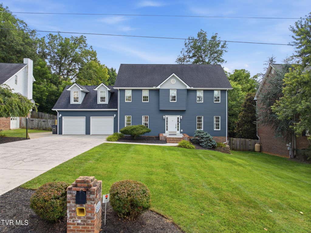 Photo of 3914 Leaf Point, Kingsport, TN 37663 (MLS # 9998781)