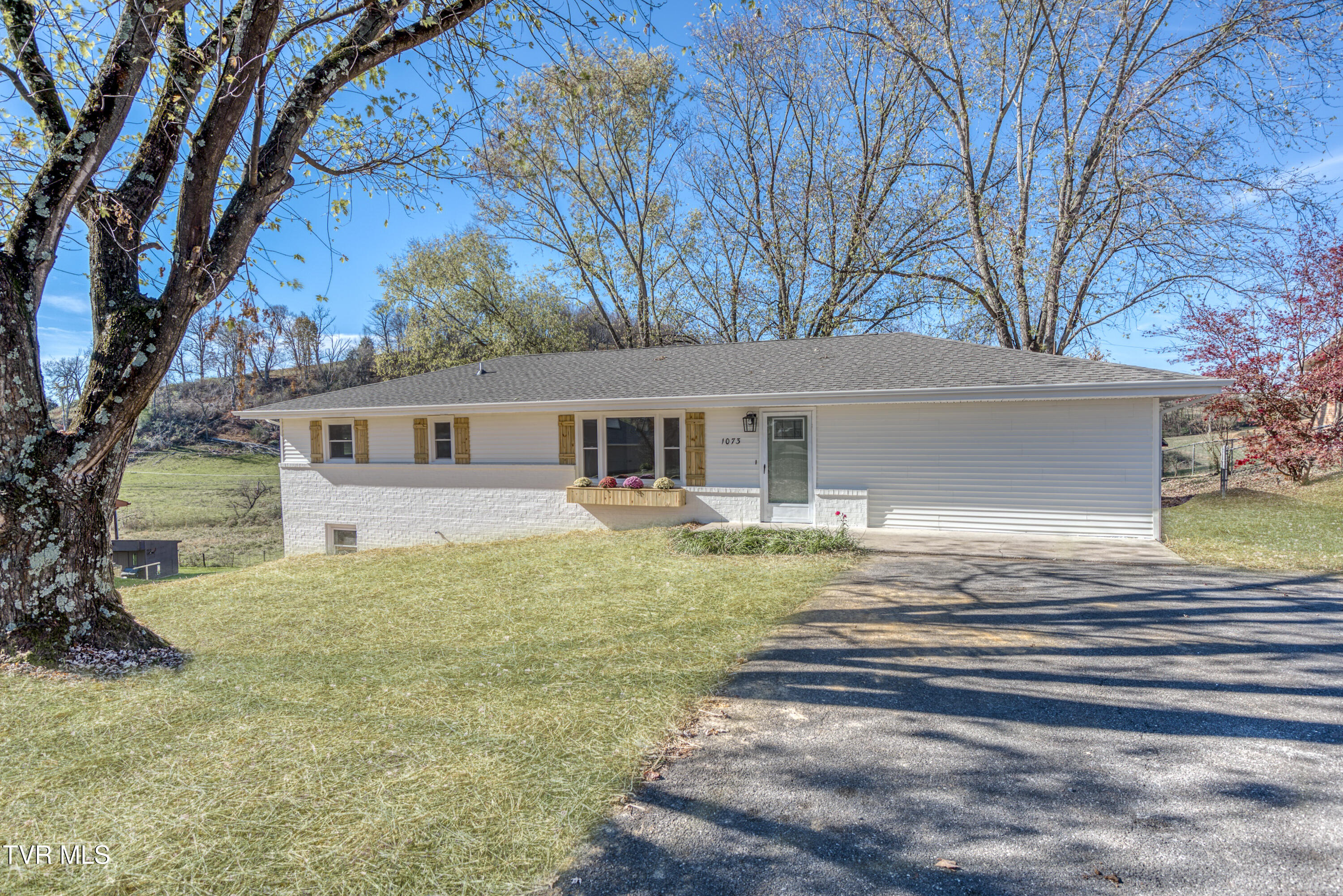 1073 Canterbury Lane, Abingdon, Virginia image 2