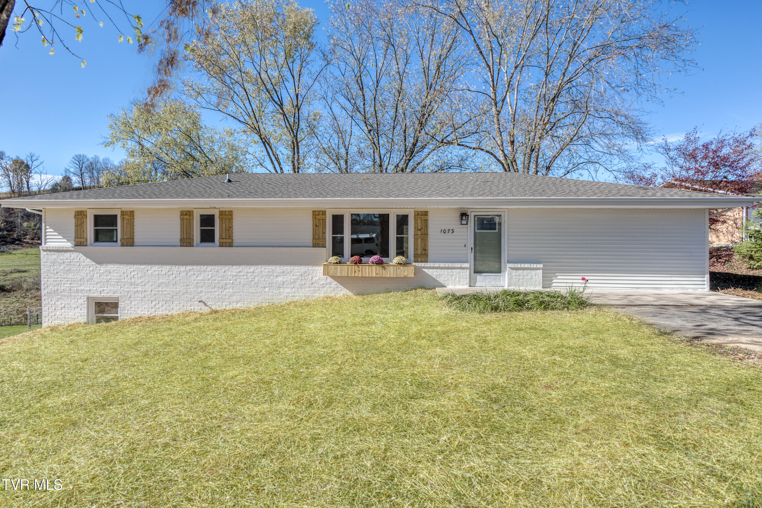 1073 Canterbury Lane, Abingdon, Virginia image 1