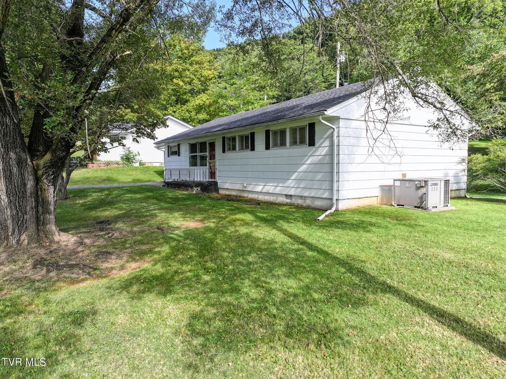 Photo of 730 Douglas Drive, Rogersville, TN 37857 (MLS # 9985352)