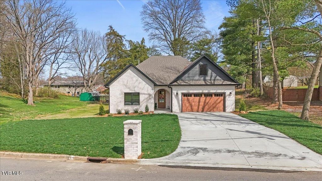 Photo of 2306 Rambling Road, Johnson City, TN 37604 (MLS # 9992557)