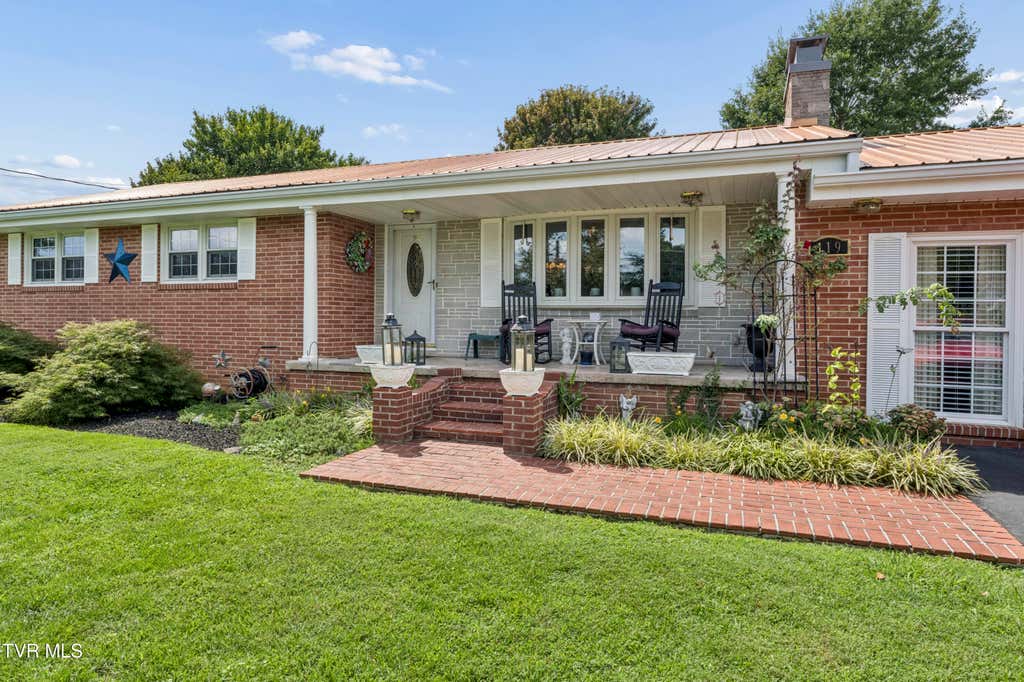 Photo of 119 Green Valley Lane, Elizabethton, TN 37643 (MLS # 9999730)
