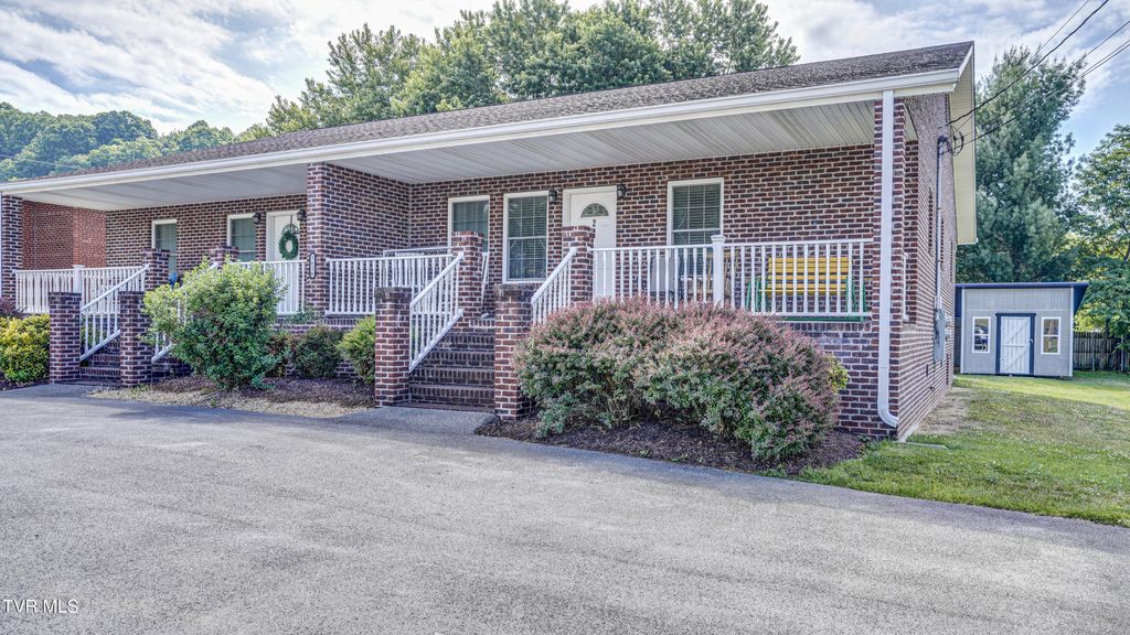 Photo of 1626 Highway 91 #Apt 2, Elizabethton, TN 37643 (MLS # 9995914)