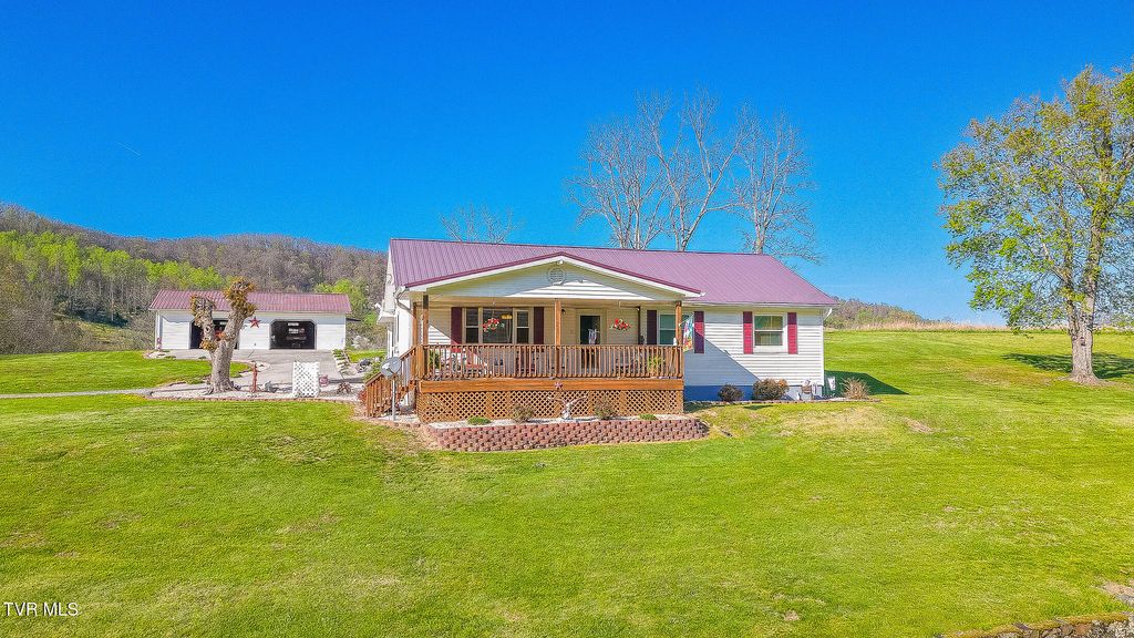 Photo of 316 Steel Run Drive, Jonesville, VA 24263 (MLS # 9993732)