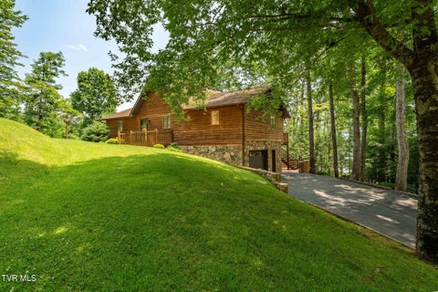 Photo of 196 Hiddenwood Drive, Mountain City, TN 37683 (MLS # 9996396)