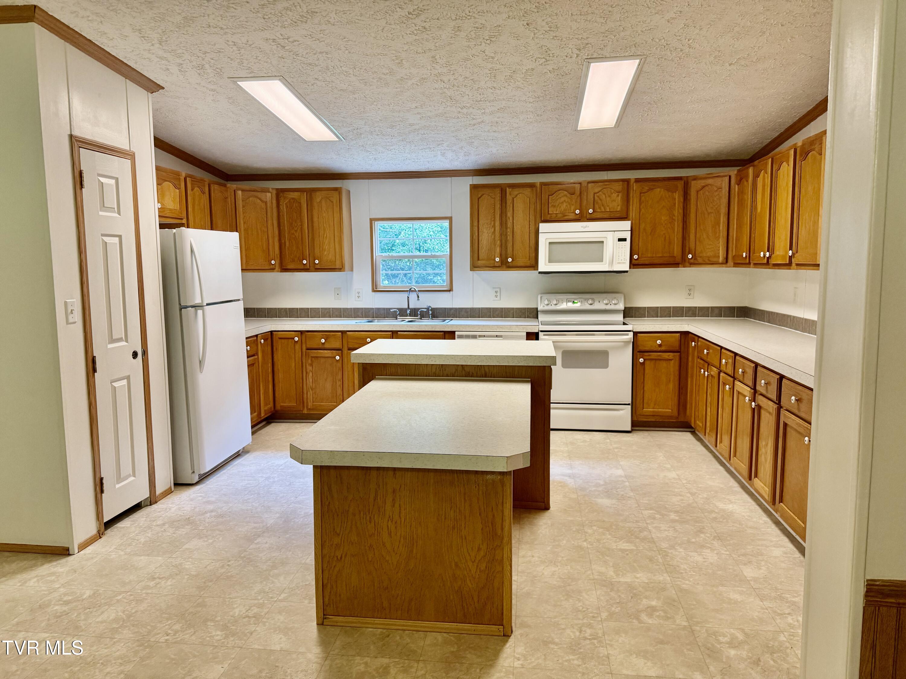 1761 Corby Bridge Road, Chuckey, Tennessee image 4