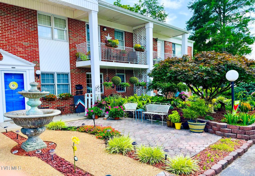 Photo of 802 Locust Street #3, Rogersville, TN 37857 (MLS # 9992593)