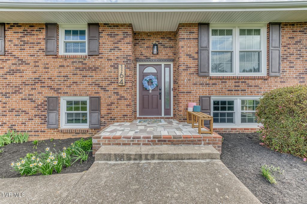 Photo of 164 Patriot Circle, Bristol, VA 24201 (MLS # 9993573)