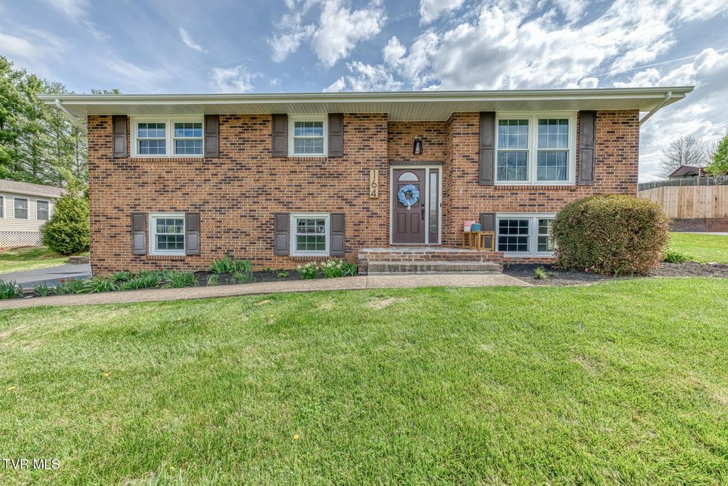 Photo of 164 Patriot Circle, Bristol, VA 24201 (MLS # 9993573)