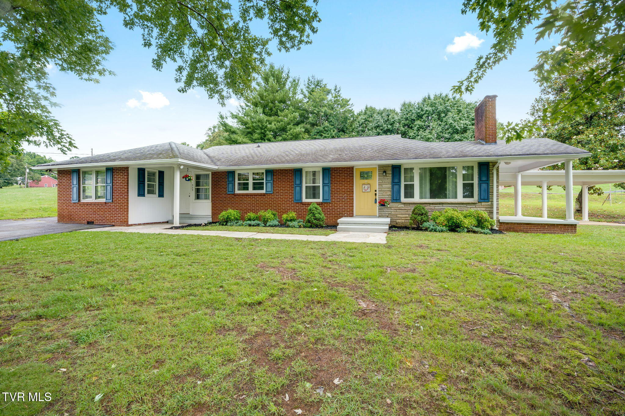 Photo 1 of 37 — 329 Lewis Lane, Kingsport, TN 37660