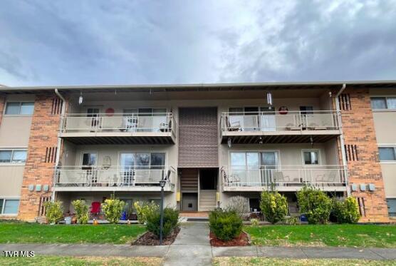 Photo of 1225 Carriage Circle #203, Bristol, VA 24201 (MLS # 9999715)
