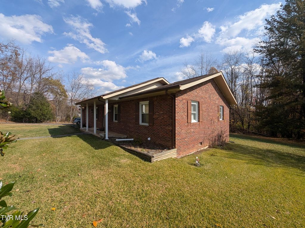 Photo of 14080 Dennis Drive, Bristol, VA 24202 (MLS # 9988073)