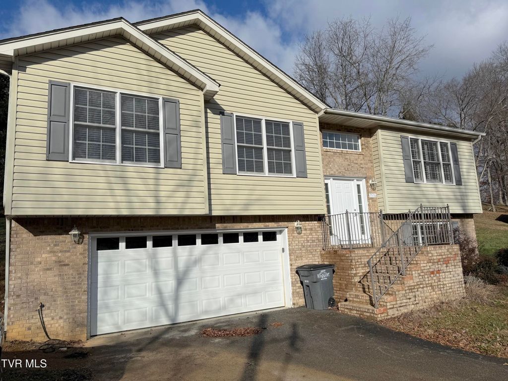 Photo of 1516 Rock Springs Road, Kingsport, TN 37664 (MLS # 9989653)