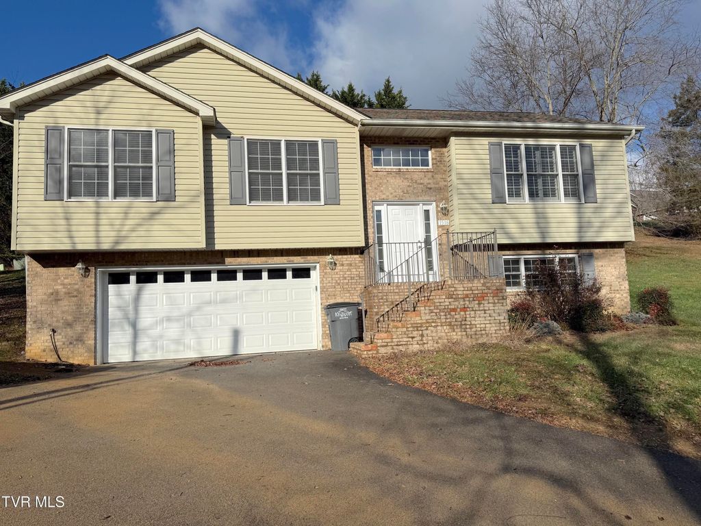 Photo of 1516 Rock Springs Road, Kingsport, TN 37664 (MLS # 9989653)