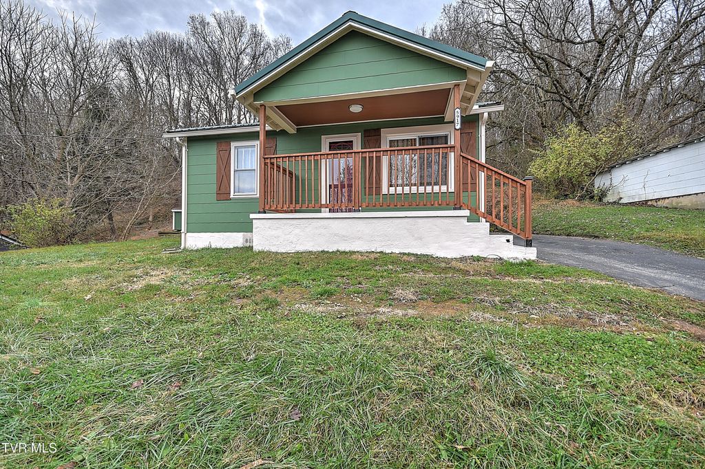 Photo of 5917 Mustang Drive, Kingsport, TN 37664 (MLS # 9988737)