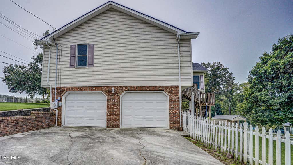 Photo of 105 Winchester Drive, Kingsport, TN 37663 (MLS # 9999503)