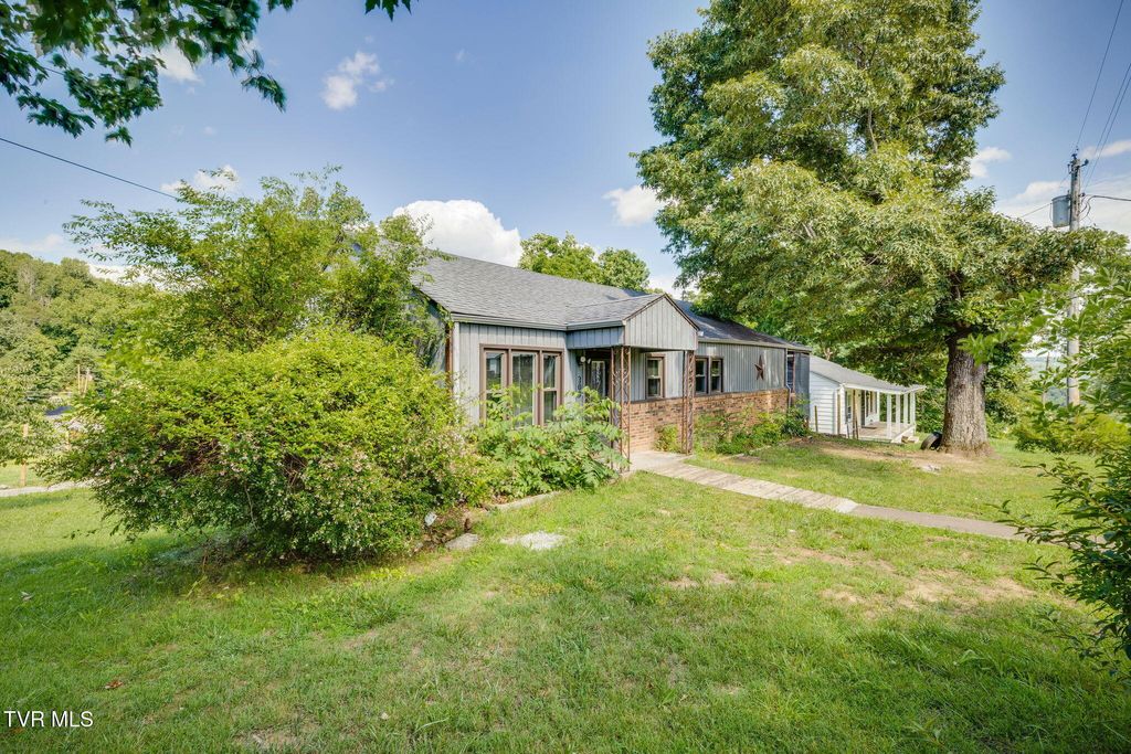 Photo of 309 Fontana Street, Kingsport, TN 37660 (MLS # 9996888)