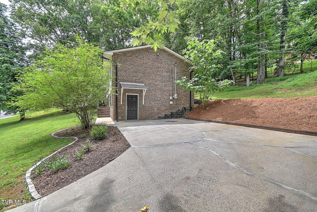 Photo of 3718 Cheekwood Drive, Kingsport, TN 37660 (MLS # 9997005)