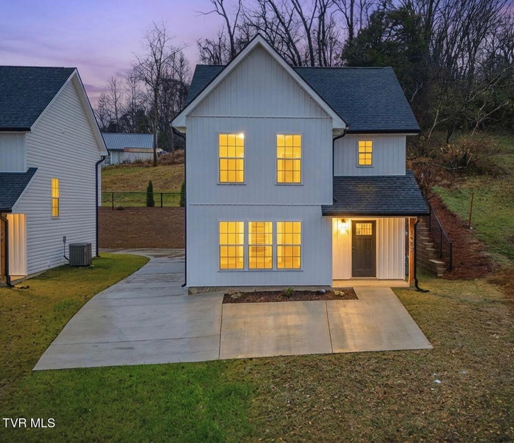 Photo of 1922 Siam Road, Elizabethton, TN 37643 (MLS # 9988934)