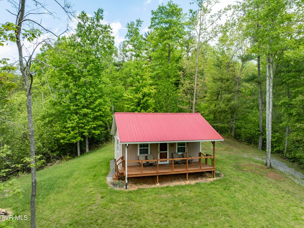 Photo of 994 Fairview Road, Hampton, TN 37658 (MLS # 9994304)