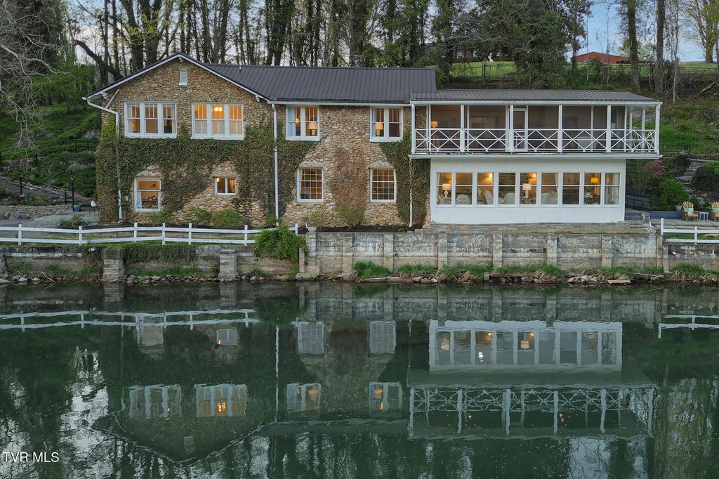 Photo of 1910 Riverside Road, Bristol, TN 37620 (MLS # 9993166)