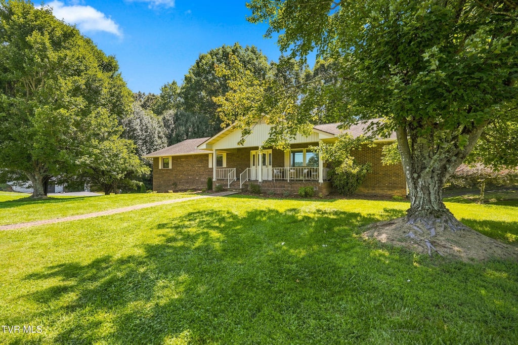 Photo of 400 Overlook Drive, Blountville, TN 37617 (MLS # 10000073)